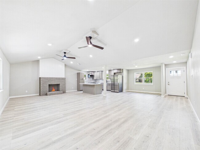 Foto del edificio - 135 Highland Terrace Dr