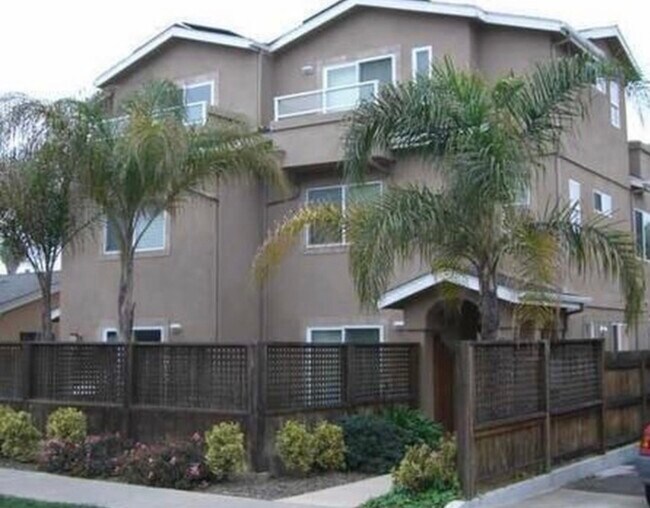 Foto del edificio - 1035 Hornblend St