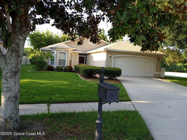 Foto del edificio - 412 Hollow Glen Dr
