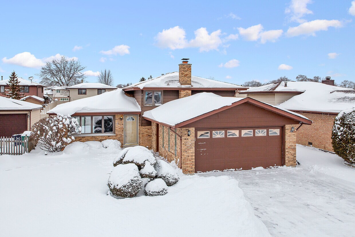 8832 167th Pl, Orland Hills, IL 60487 House Rental in Orland Hills