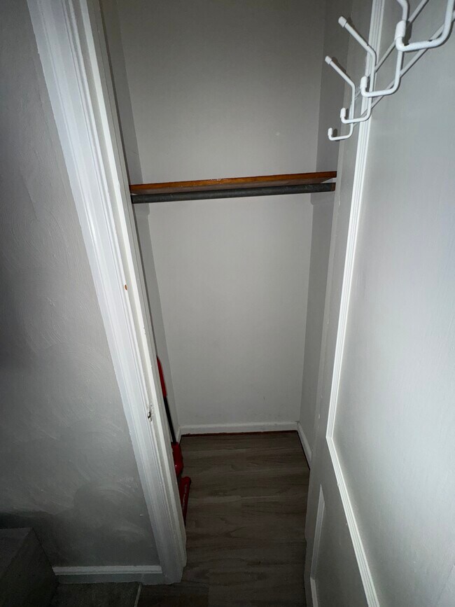 armario del salón - 317 Dune St