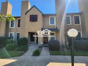 Building Photo - 17742 Kings Park Ln