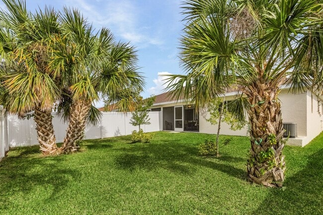 Foto del edificio - 3724-3726 SW 16th Pl