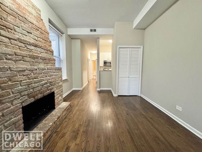 Foto del edificio - 3433 N Elaine Pl