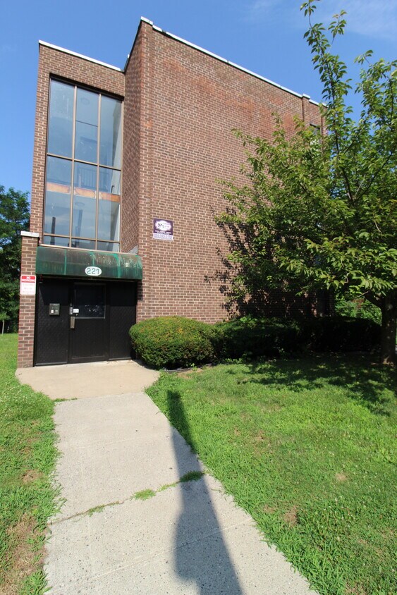 Primary Photo - 236 Laurel St