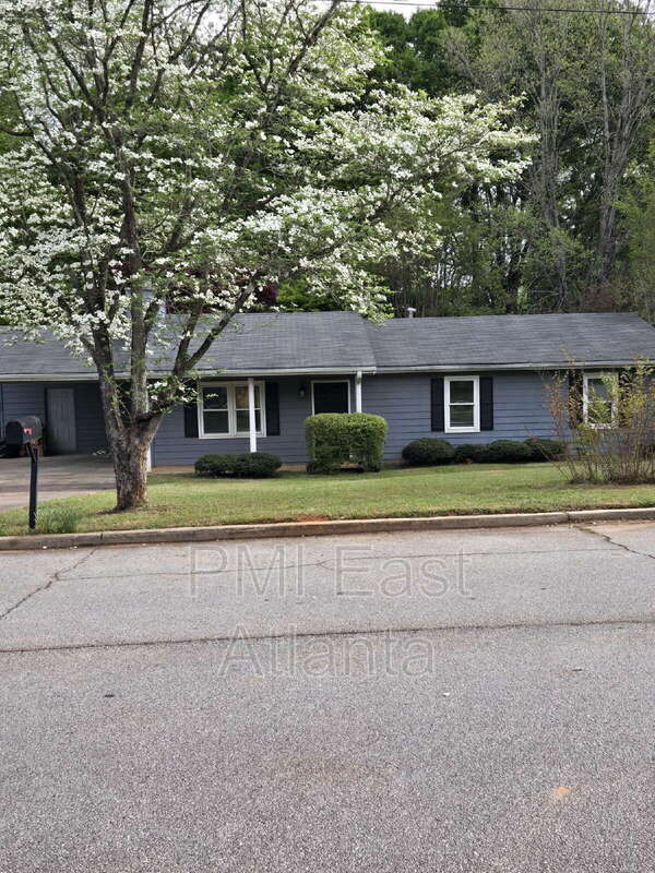 Photo - 804 Navajo Ct SE