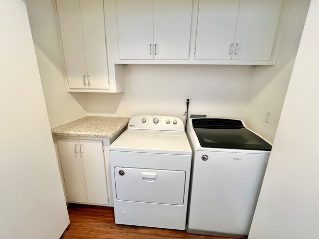 Building Photo - Newly Remodeled 3BR 3BA Home in University Canyon Community - Beautiful Wood floors, Canyon Views...
