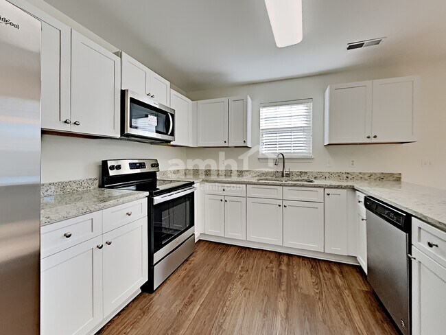 Foto del edificio - 2243 Hayward Ln