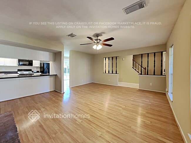 Building Photo - 2022 Oak Shores Dr