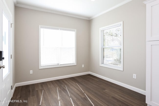 Foto del edificio - 2119 Lewis St