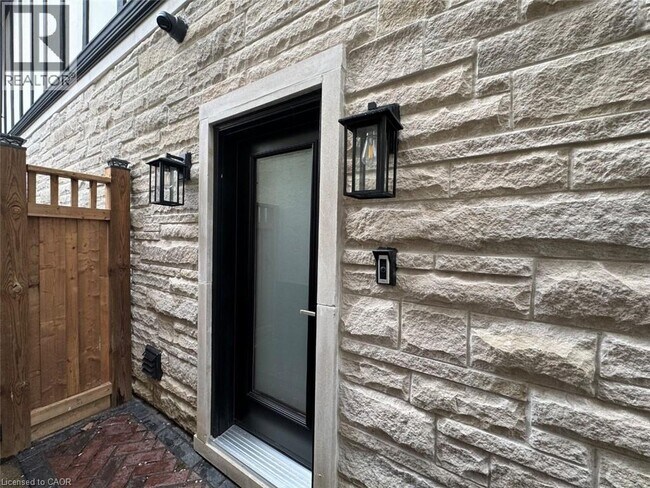 Photo du bâtiment - 175 Brentwood Rd N