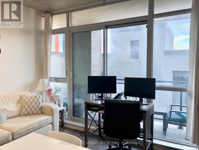 Building Photo - 1190 Dundas St E