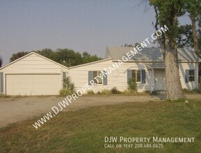 Building Photo - 2233 S Leadville Ave