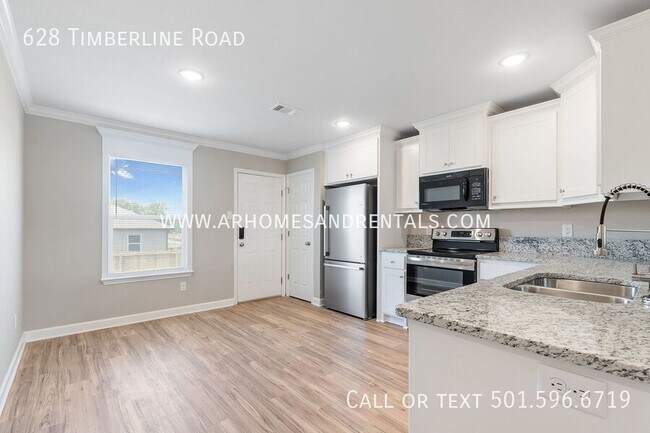 Foto del edificio - 628 Timberline Rd