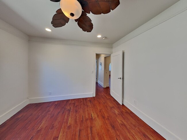 Building Photo - Gaskill Gem 4/2 with Studio ADU Included