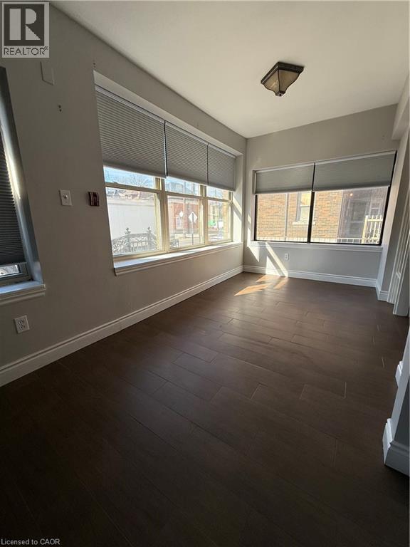 Building Photo - 947 Main St E