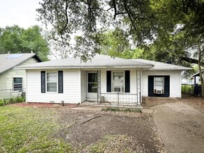 Building Photo - 1203 Batts St