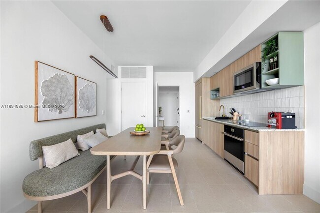 Foto del edificio - 159 NE 6th St