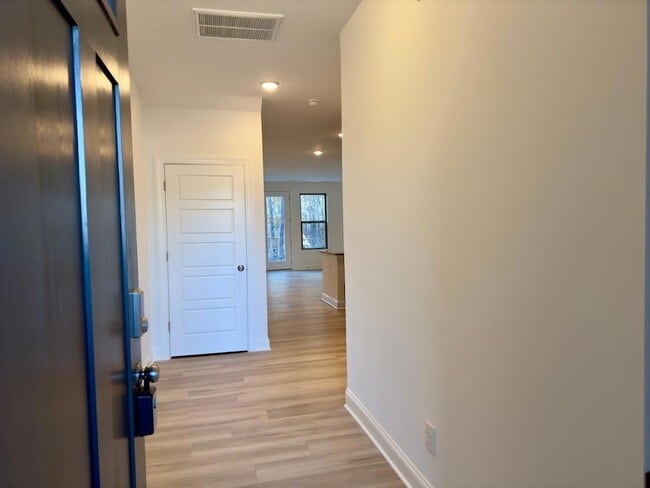 Building Photo - 2126 Maggie Vly Dr