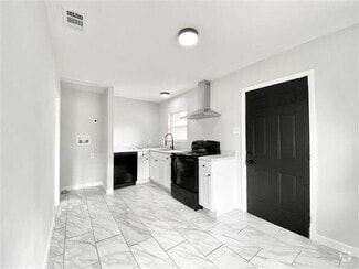 Building Photo - 921 Fernwood Ave