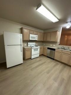 Building Photo - 7602 Legacy Pines Dr