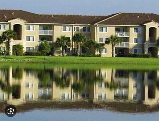 Foto del edificio - 5005 Wiles Rd