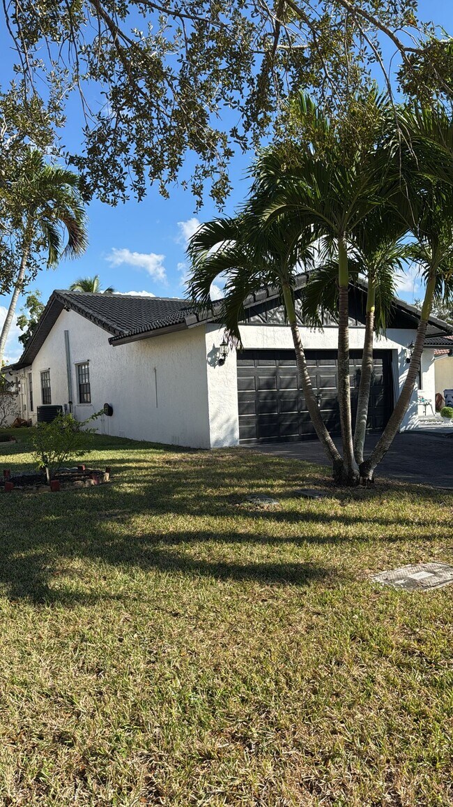 Building Photo - 2449 NW 123rd Ave