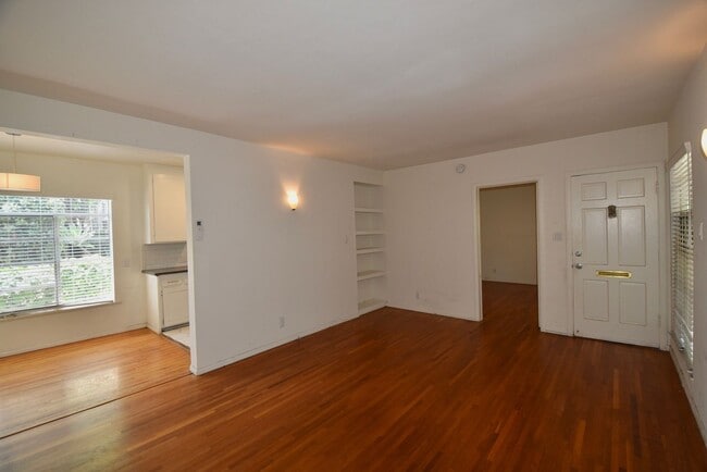 Building Photo - 11444 Riverside Dr
