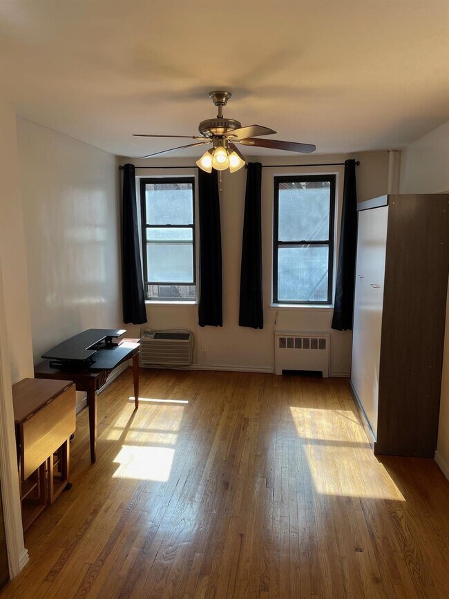 Foto del edificio - 223 E 78th St