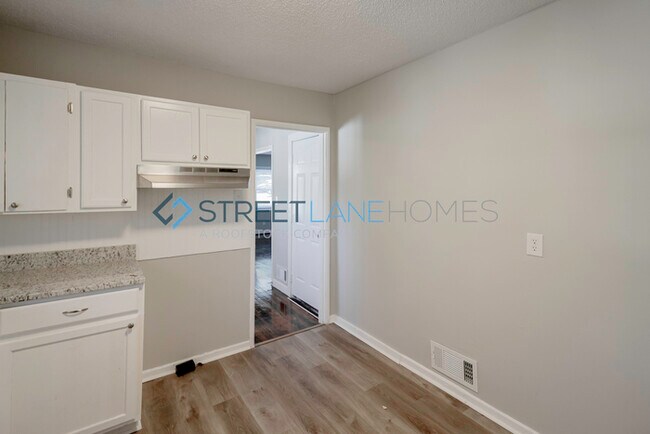 Foto del edificio - NOW OFFERING $250 OFF FIRST FULL MONTH IF ...