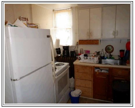 Kitchen - 302 W Elm St