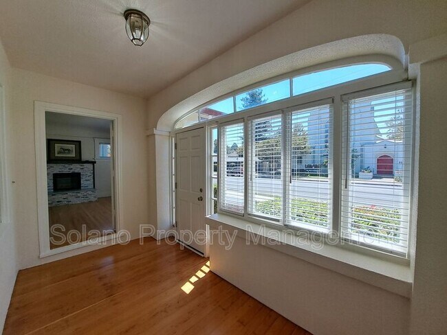 Foto del edificio - 1938 3rd St