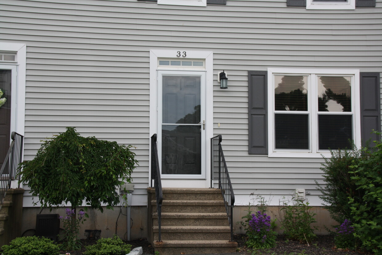 Primary Photo - 33 Summer Hill Rd