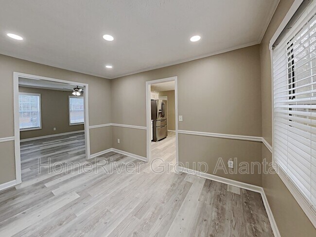 Building Photo - 4070 Crabapple Dr