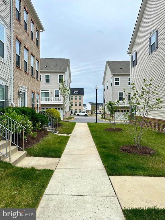Foto del edificio - 5331 Greenwich Cir