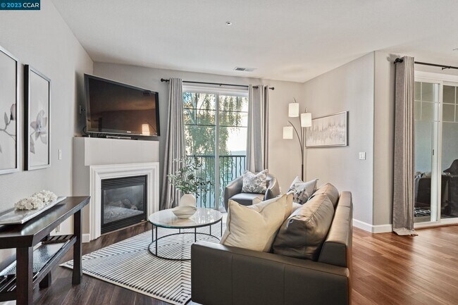 Foto del edificio - 4323 Clarinbridge Cir