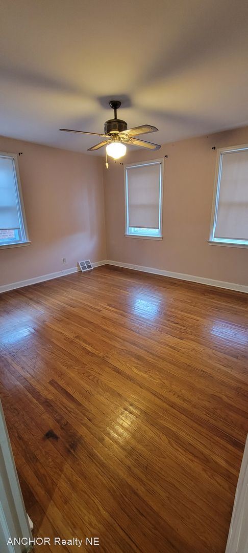 Building Photo - 3 br, 2.5 bath House - 6911 Oxford Ave.