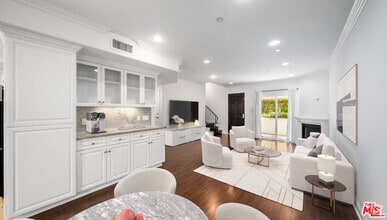 Building Photo - 1529 S Beverly Dr