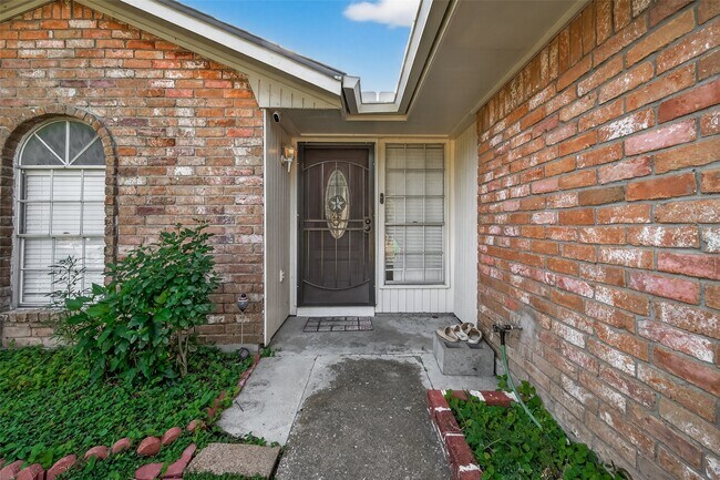 Foto del edificio - 12006 New Brunswick Dr