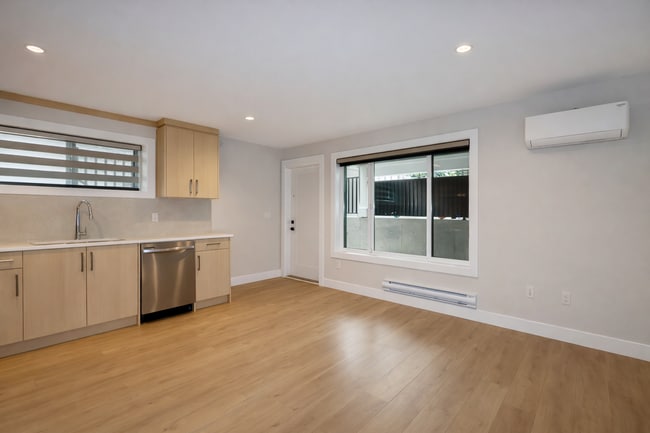 Building Photo - 34151 Larch St