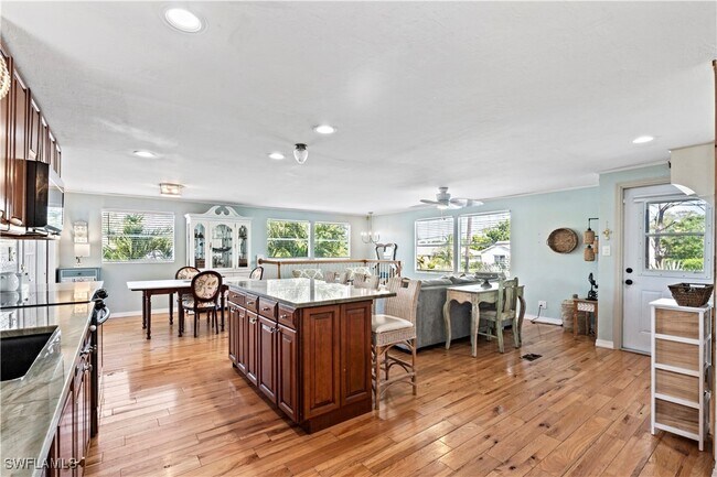 Building Photo - 12861 Iona Rd