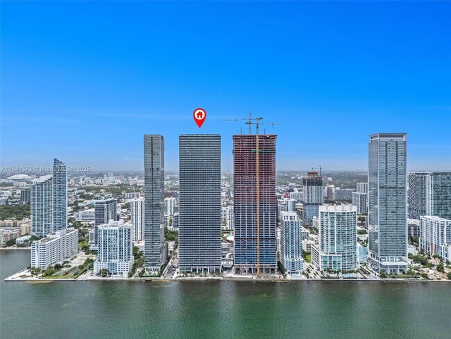 Foto del edificio - 725 NE 24th St