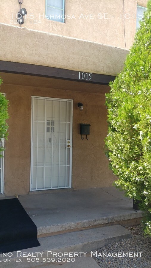 Building Photo - 1015 Hermosa Dr SE