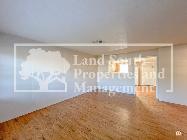 Foto del edificio - 704 Boyd Ct