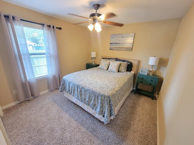 Foto del edificio - 2006 Aurora Dr