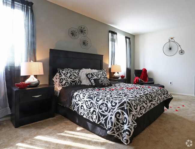 Bedroom - Red Bank Run Townhomes