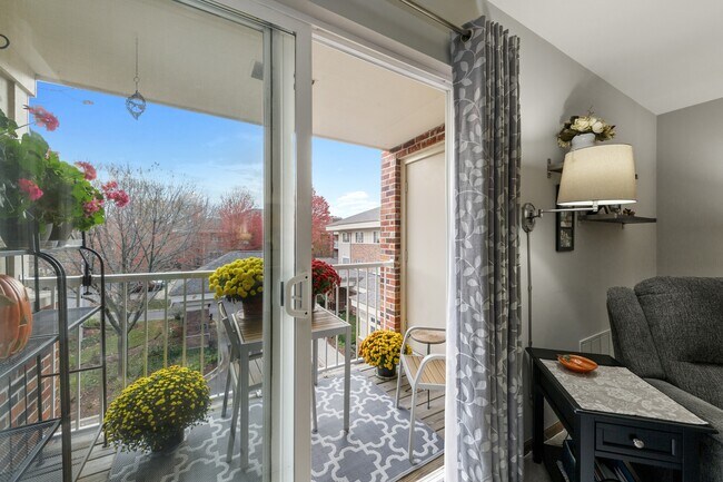 Foto del edificio - 605 Barrington Ave