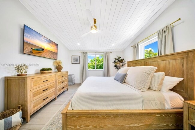 Foto del edificio - 129 Nautilus Dr