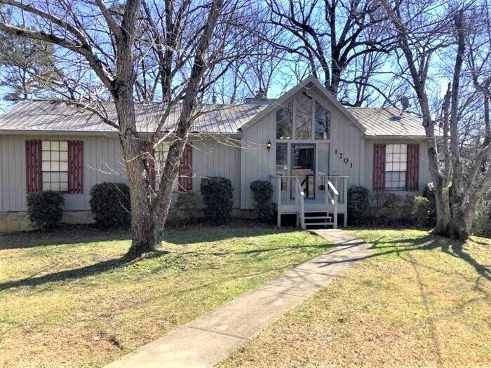 1701 Ladonna Sue Cir, Center Point, AL 35215 House Rental in Center Point, AL