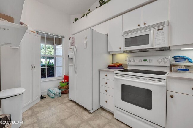 Foto del edificio - 1412 Coconut Palm Cir